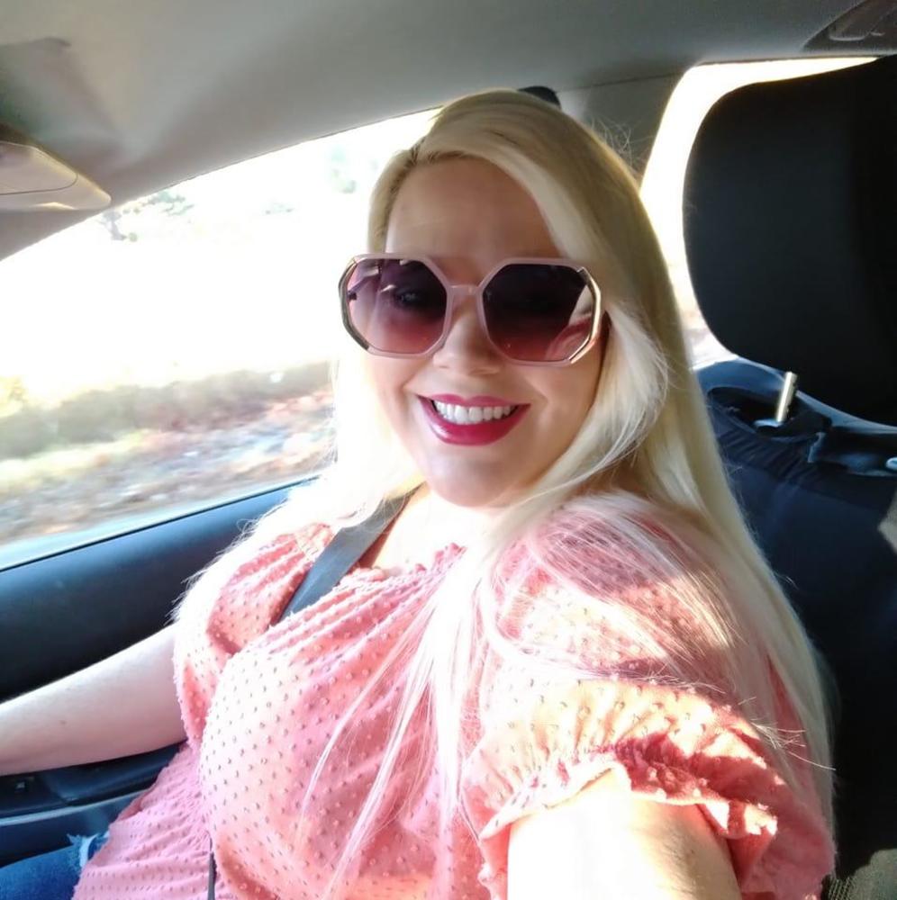 Meet your Posher, April